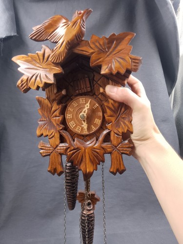 Kuckucksuhr holz geschnitzt - holz,
